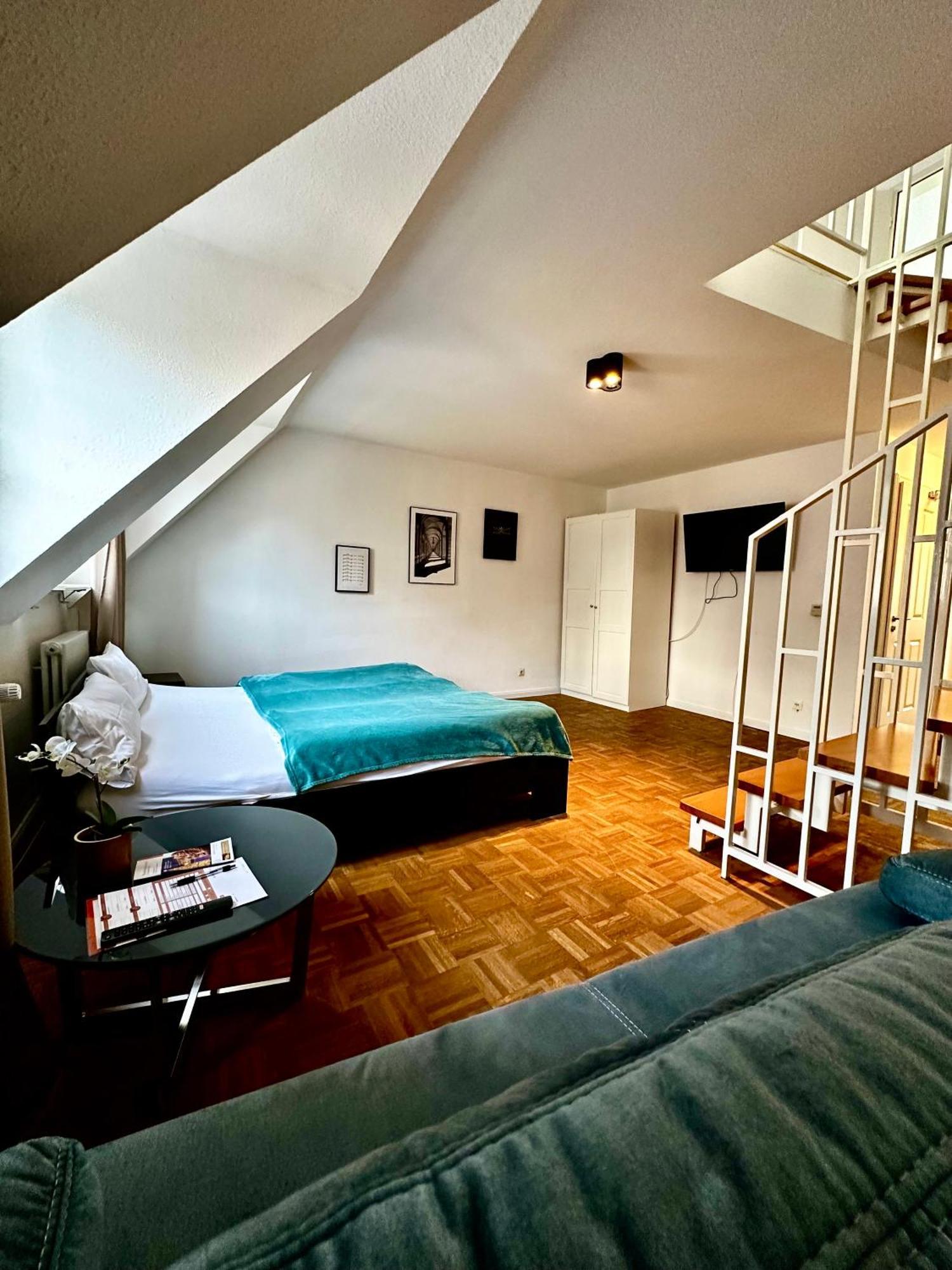 Hirsch Appartements 巴登-巴登 外观 照片
