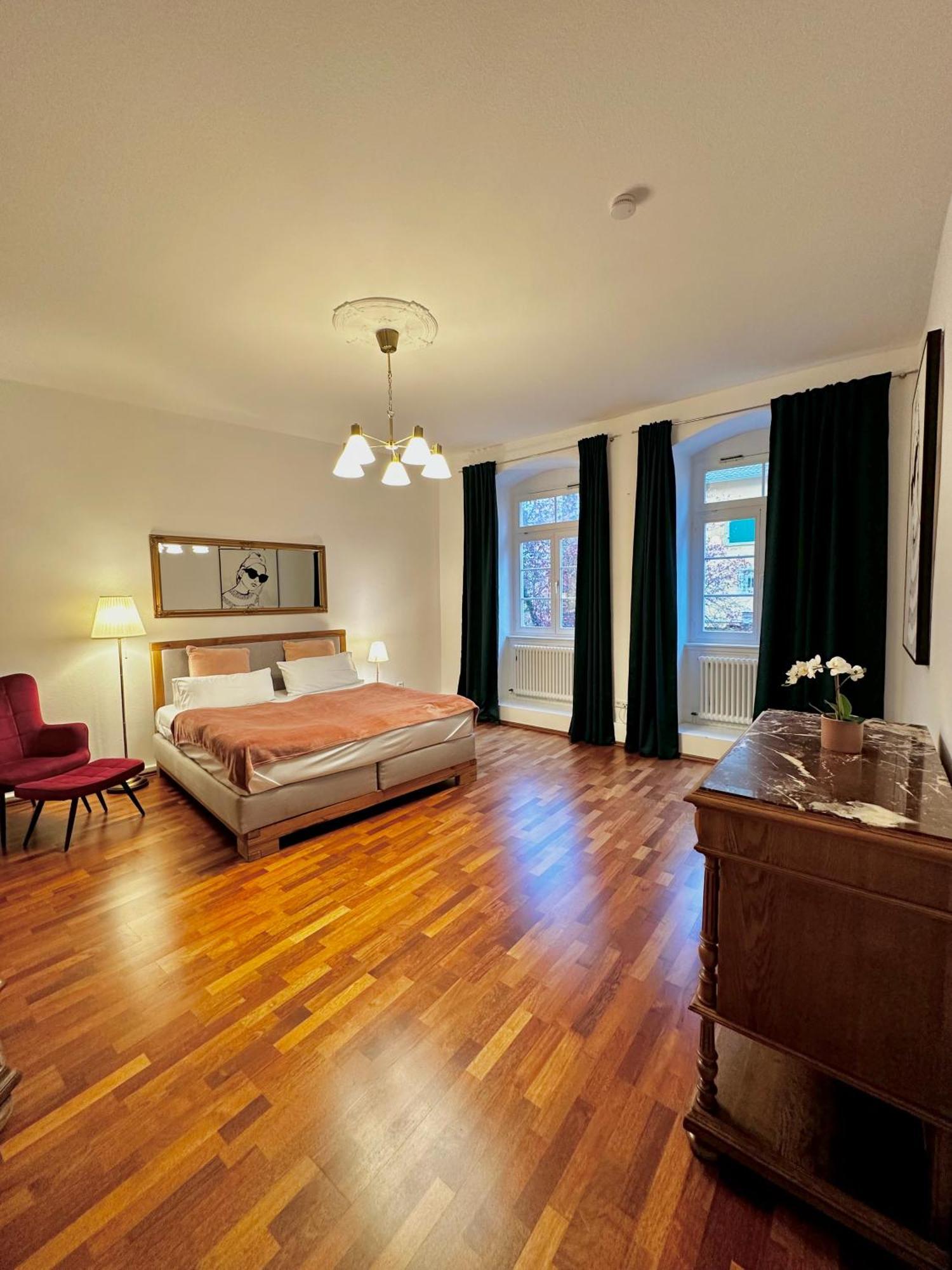 Hirsch Appartements 巴登-巴登 外观 照片