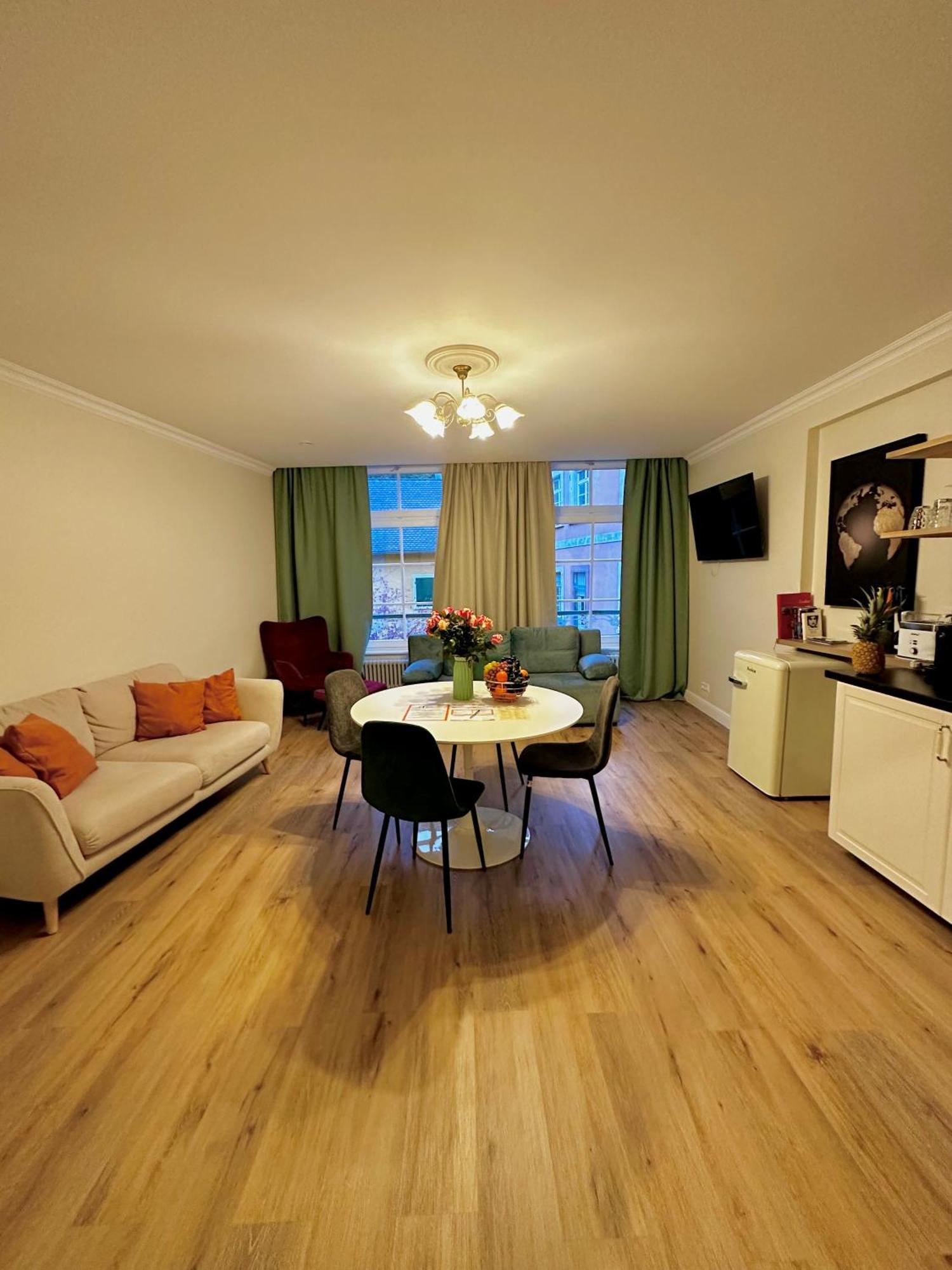 Hirsch Appartements 巴登-巴登 外观 照片